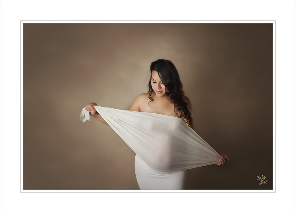 Best maternity photographer